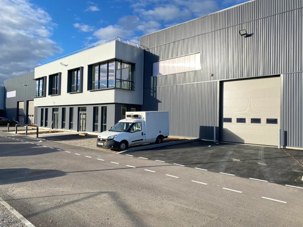 logistics - Light Industrial Premises / Offices For Rent - gallery - 5