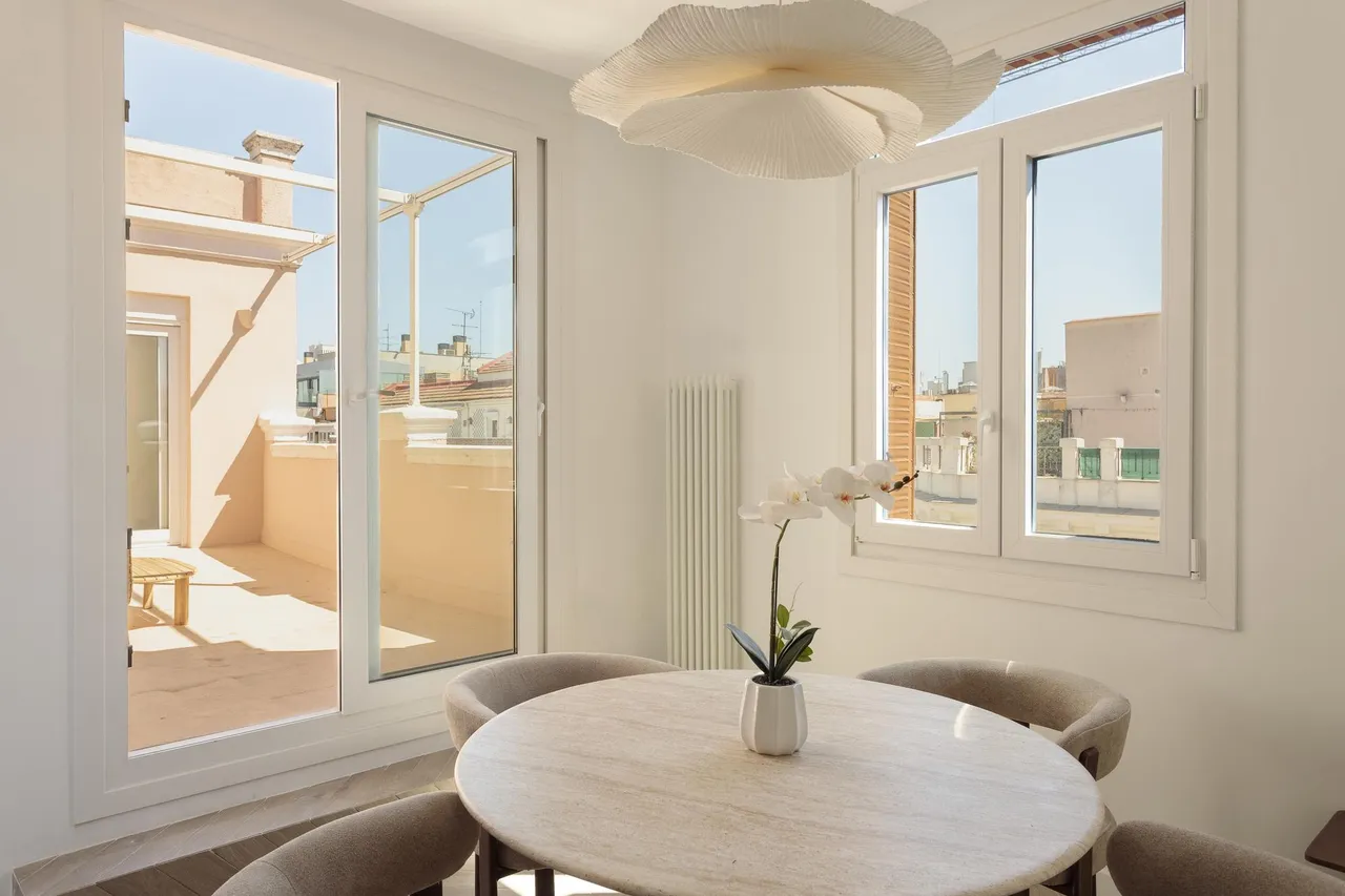 living - 89m² penthouse for sale in Ríos Rosas, Madrid - gallery - 5