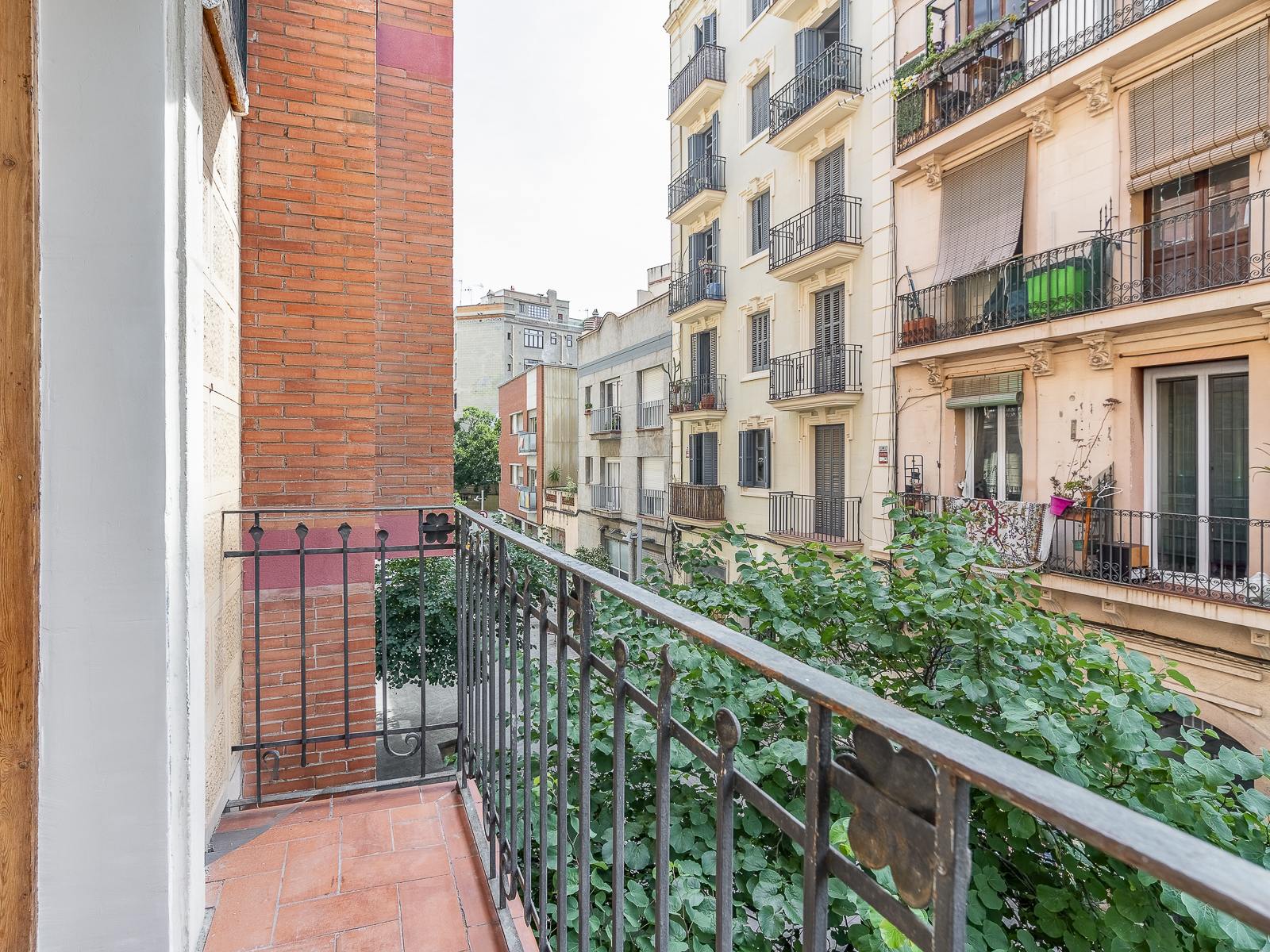 living - Piso de 67m² en venta en Poble Sec, Barcelona - gallery - 4