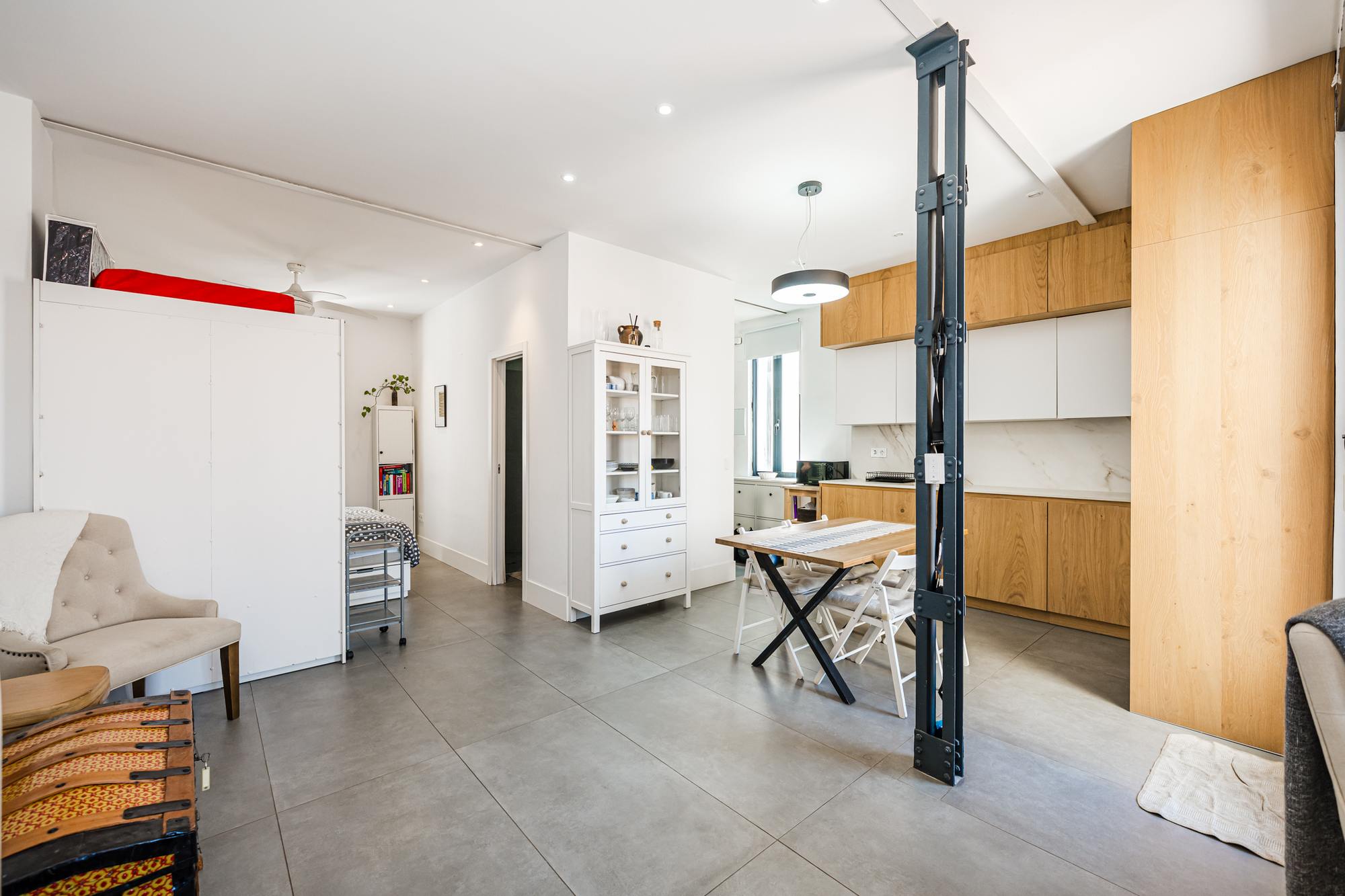 living - Ático de 56m² con 16m² terraza en venta en Malasaña, Madrid - gallery - 3