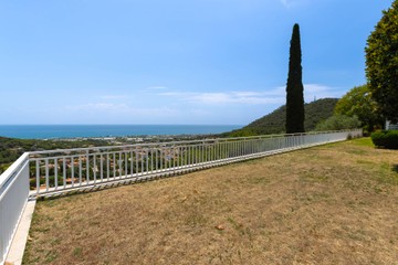 living - 1,744m² house / villa for sale in Cabrera de Mar, Barcelona - featured