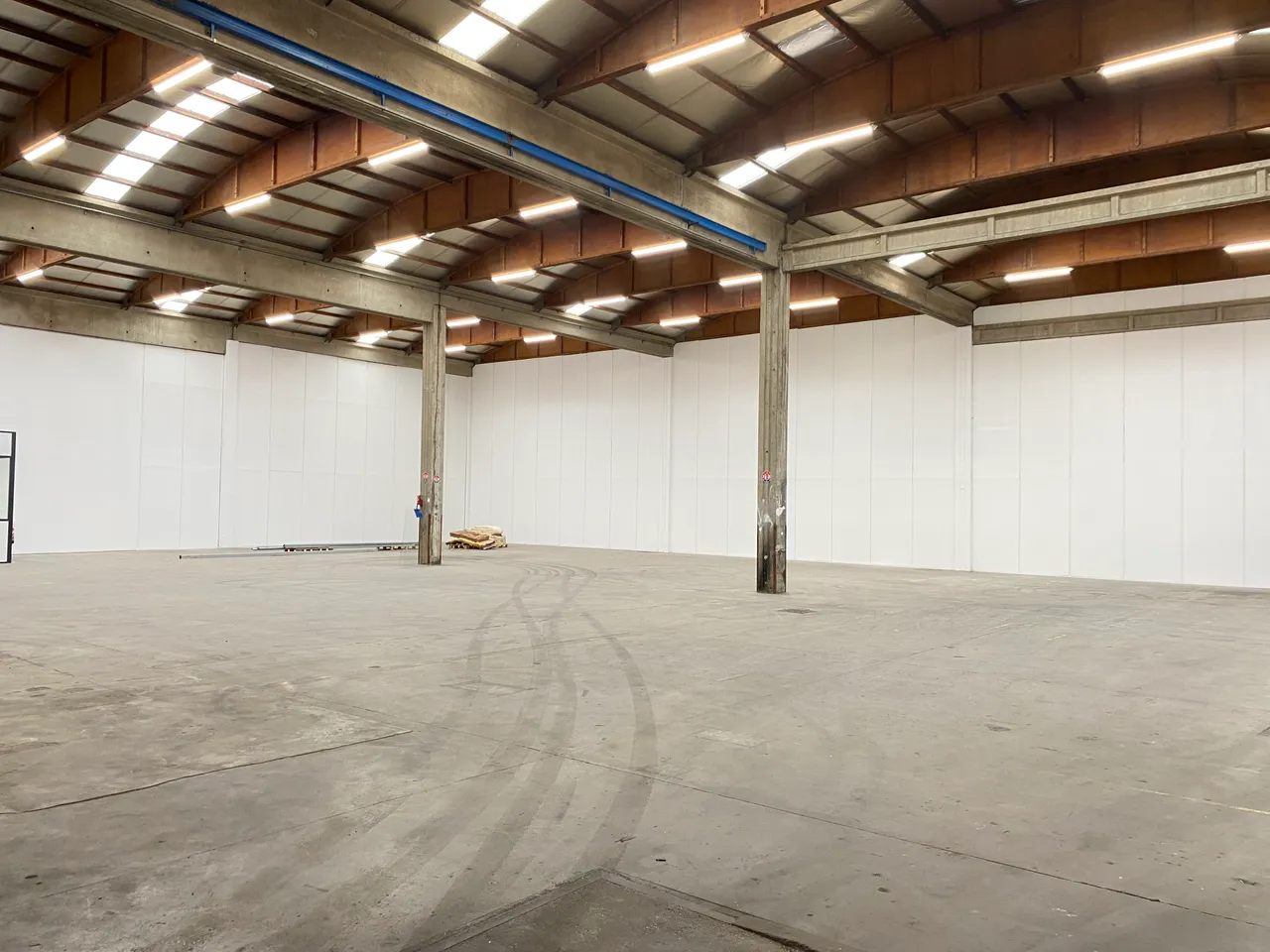 logistics - Warehouse / Offices For Rent - gallery - 9