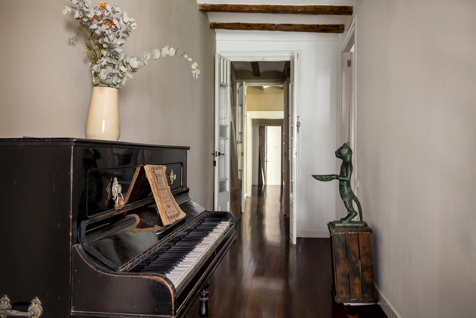 living - Piso de 118m² en venta en El Born, Barcelona - gallery - 9