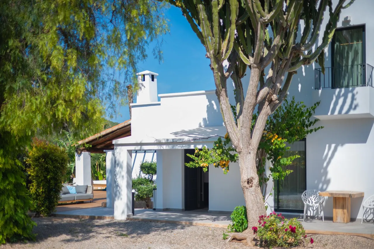 living - 450m² house / villa for rent in San José, Balearic Islands - gallery - 7