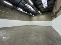 logistics - Entrepôt / Bureaux À Louer - gallery thumbnail - 1