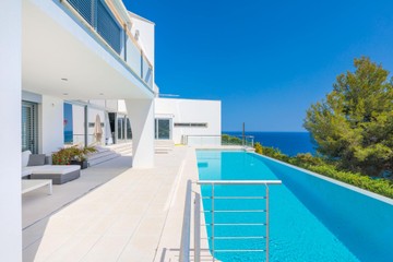 living - Villa de 880 m² en venta en Blanes, Costa Brava - featured