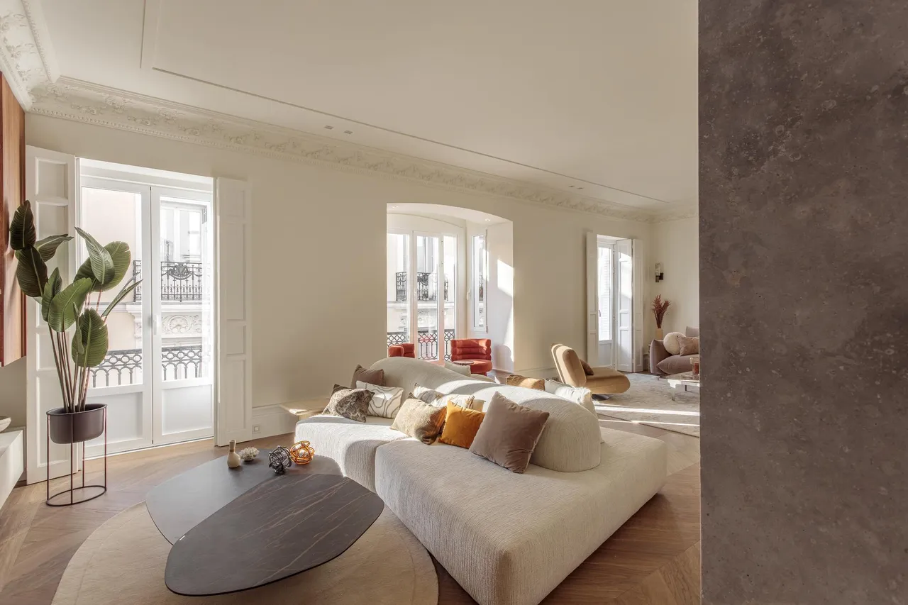 living - Piso de 227m² en venta en Chueca - Justicia, Madrid - gallery - 2