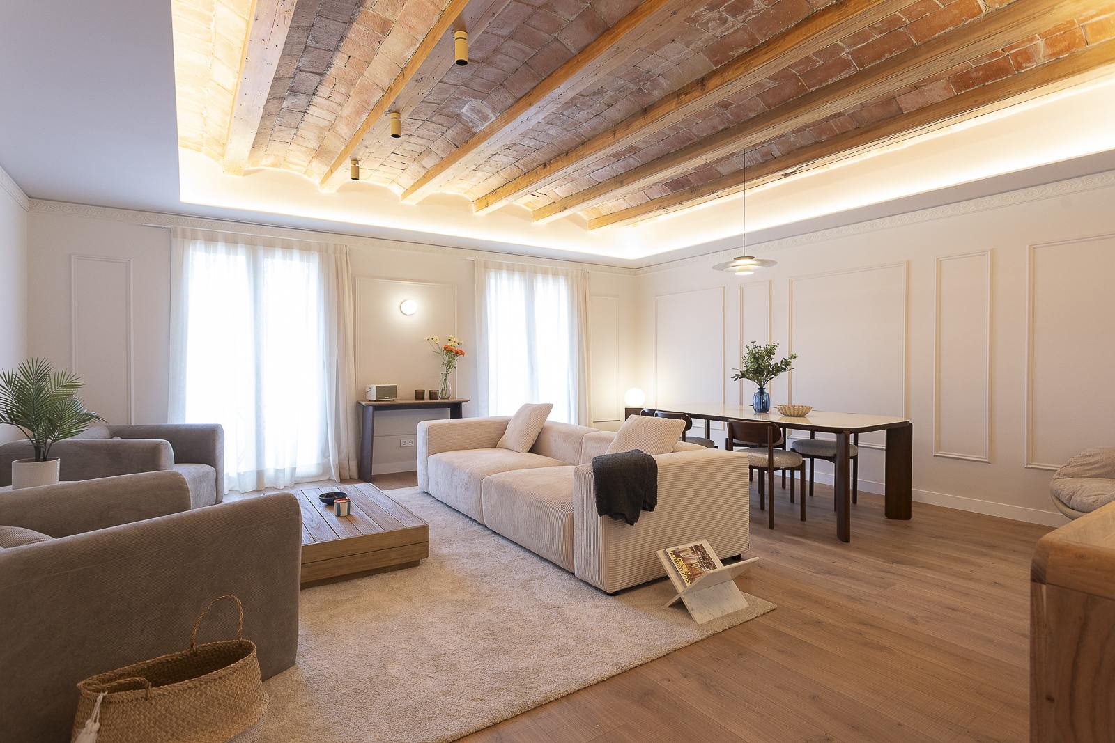 living - Piso de 141m² en venta en Eixample Izquierdo, Barcelona - gallery thumbnail - 2