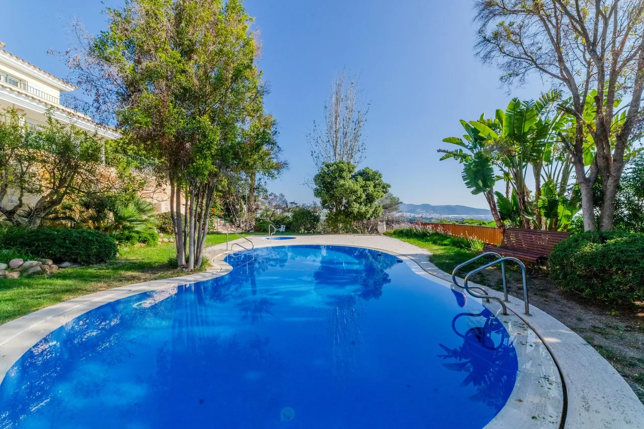 living - 910m² house / villa for sale in Terramar, Barcelona - gallery - 4