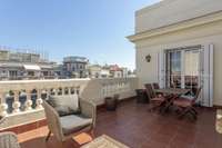 living - Ático de 400m² con 25m² terraza en alquiler en Almagro - gallery thumbnail - 2
