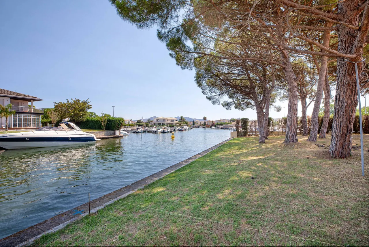 living - 500m² plot for sale in Empuriabrava, Costa Brava - gallery - 10