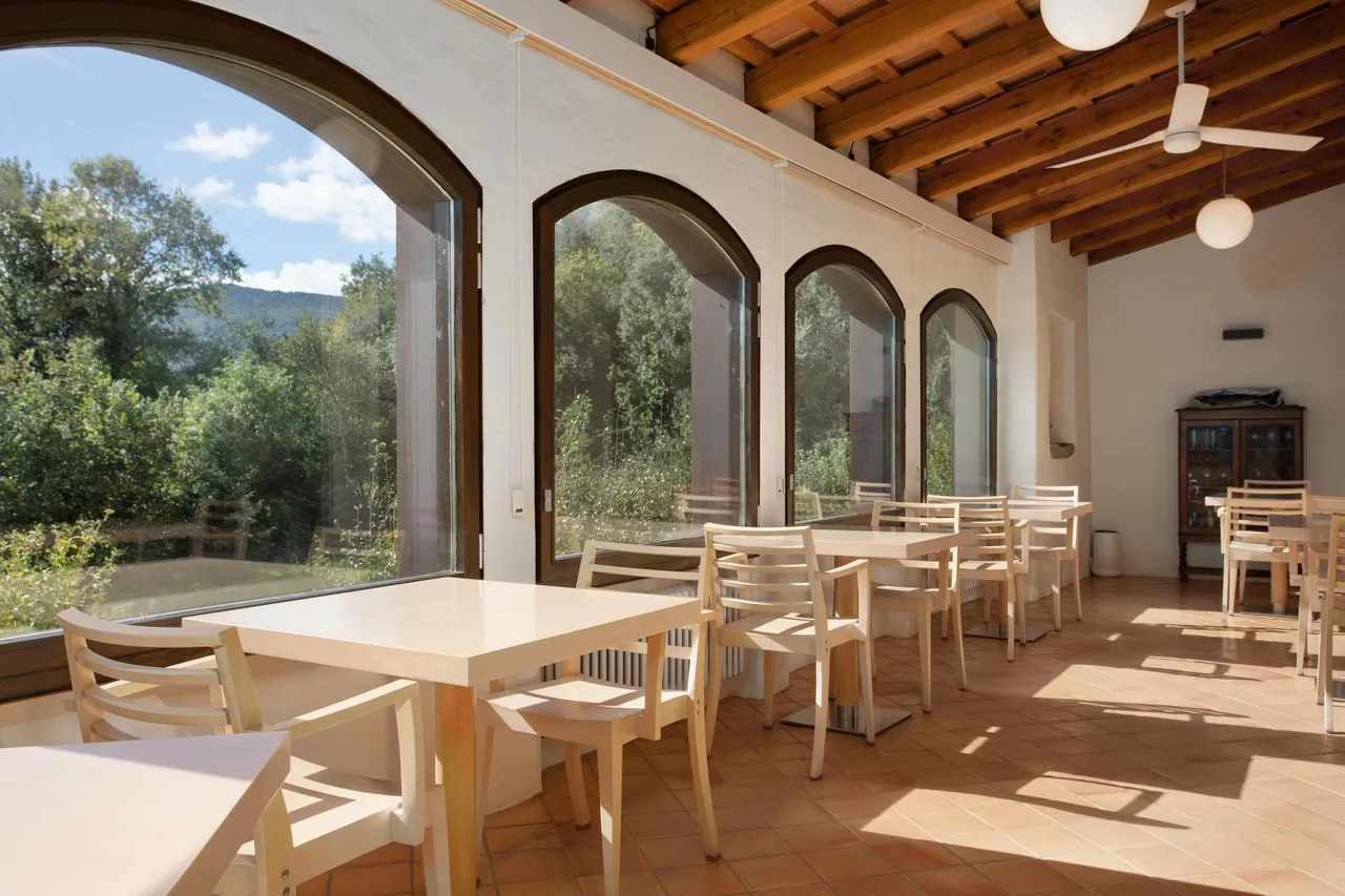 living - 607m² country house for sale in La Garrotxa, Girona - gallery - 3