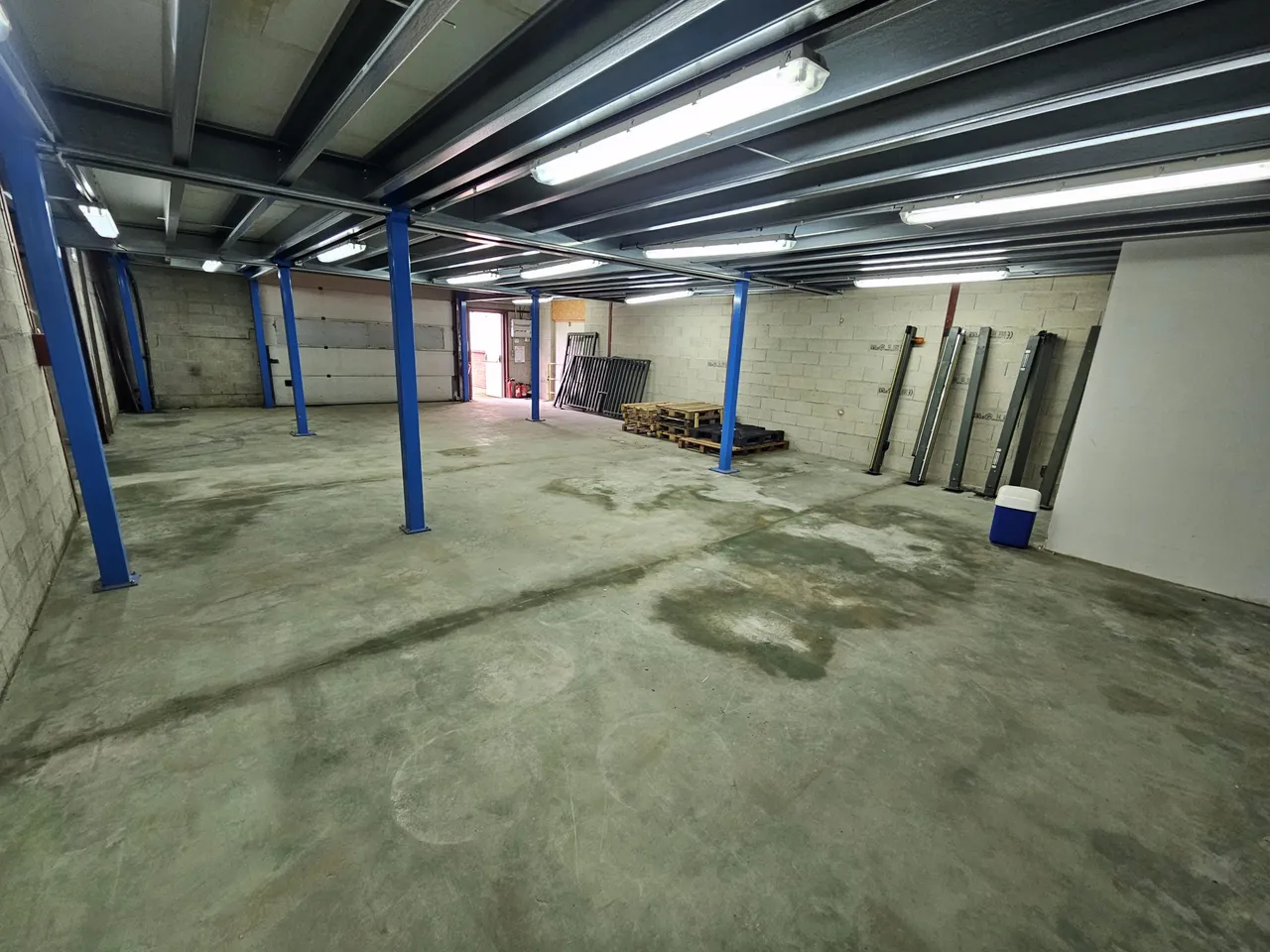 logistics - Entrepôt / Bureaux À Louer - gallery - 8