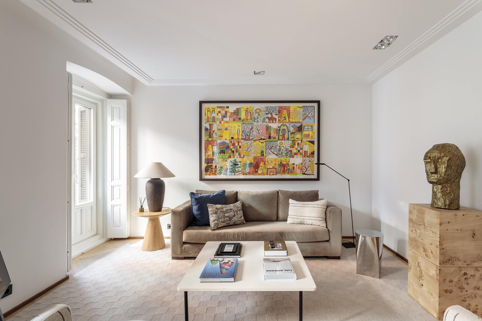 living - Piso de 156m² en alquiler en Cortes / Huertas, Madrid - featured