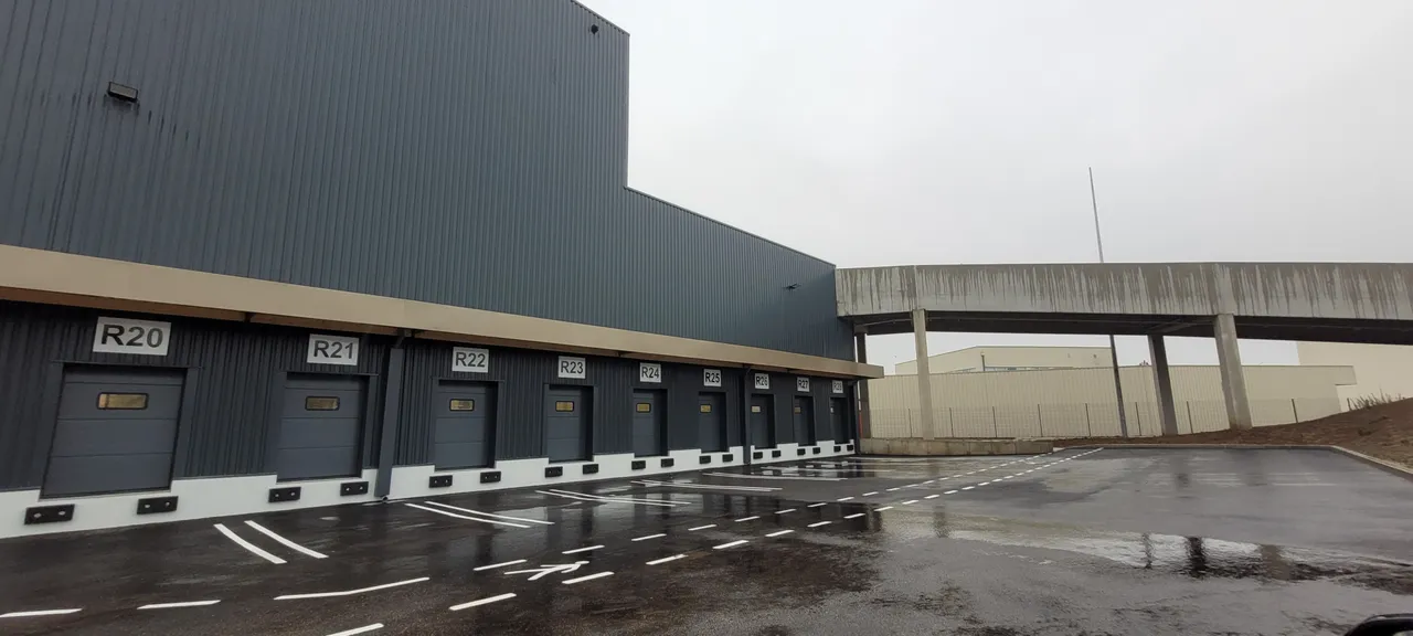 logistics - Messagerie À Louer - gallery - 2