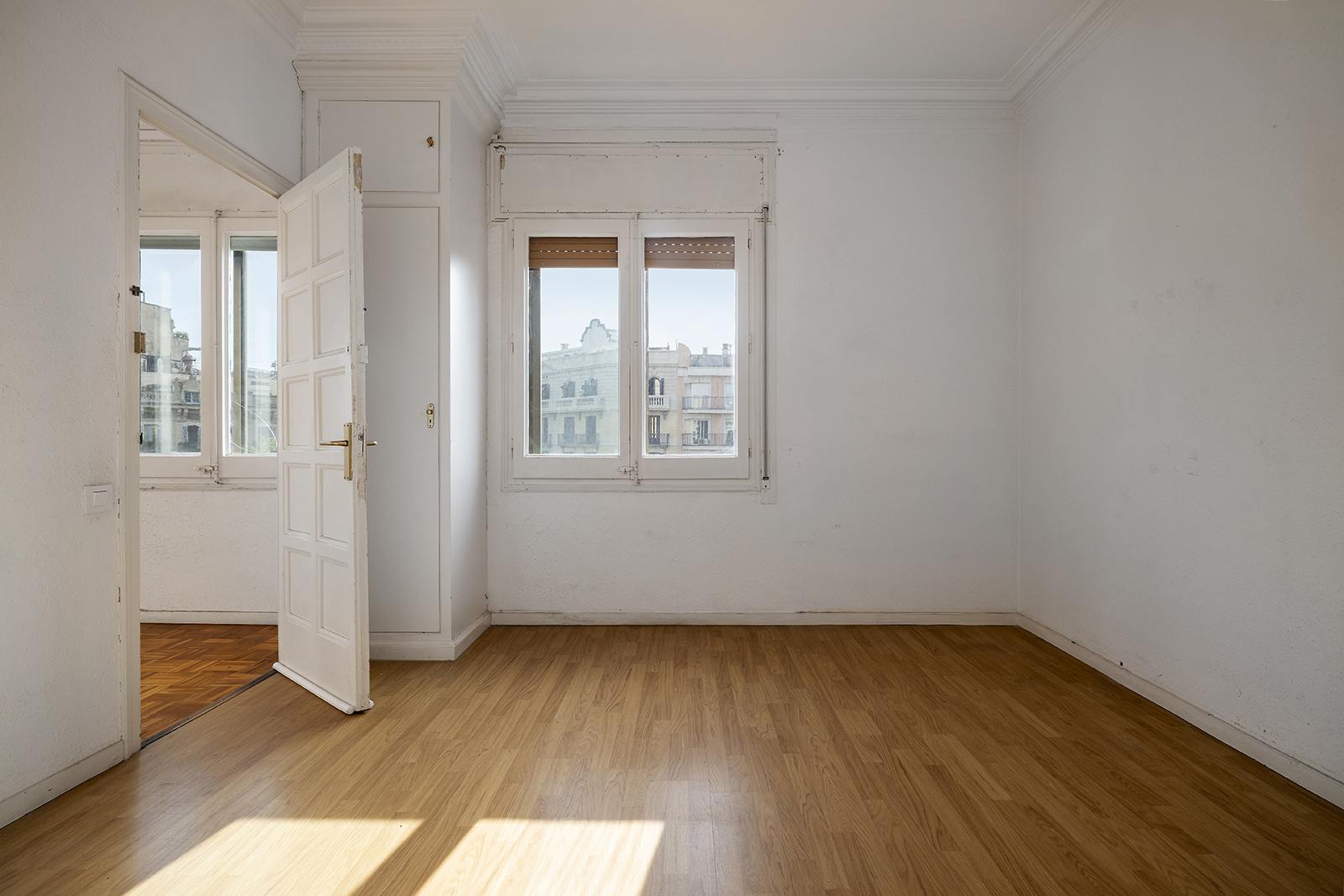living - 130m² apartment for sale in Eixample Right, Barcelona - gallery thumbnail - 10