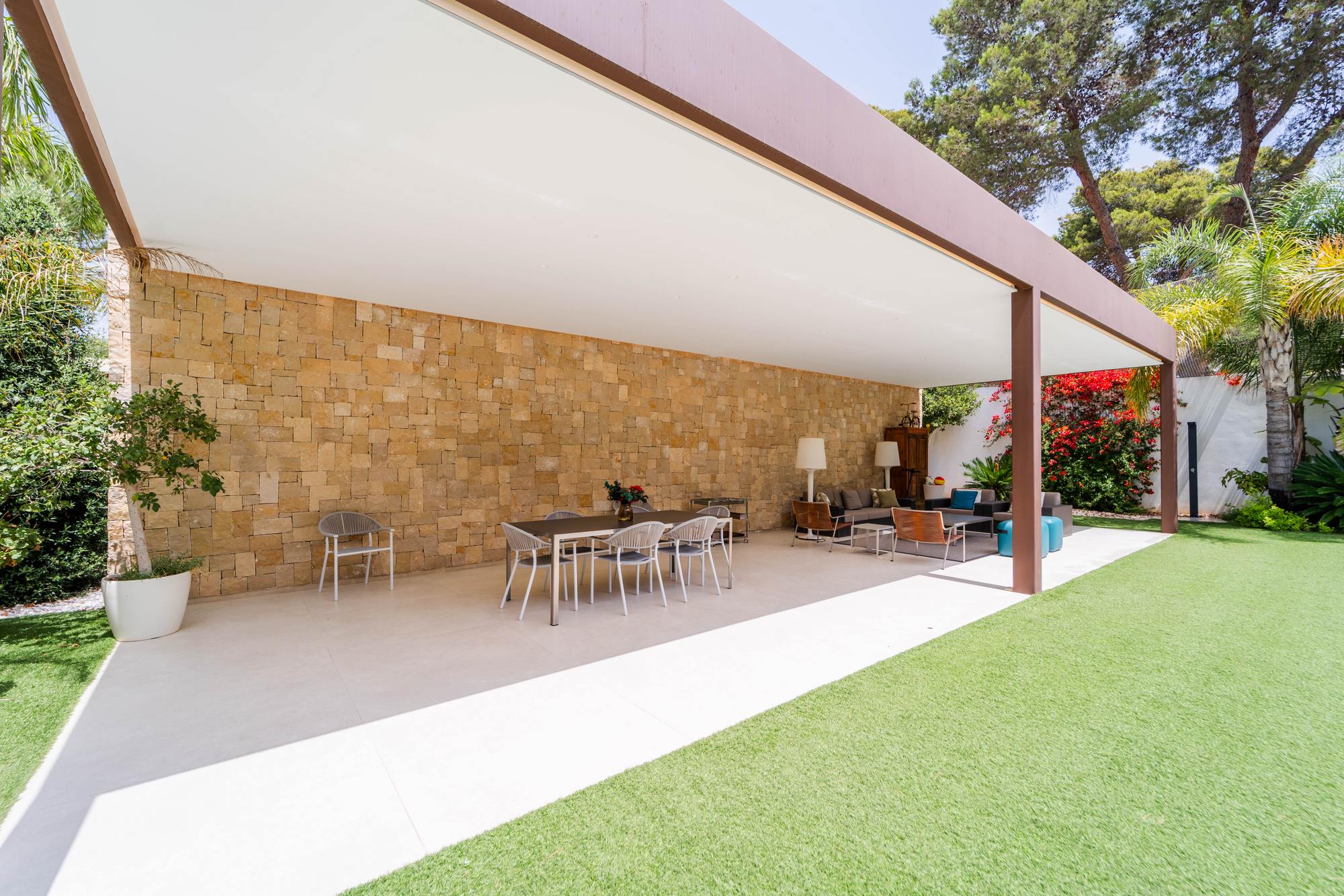 living - 326m² house / villa with 80m² terrace for rent in Godella / Rocafort - gallery thumbnail - 3