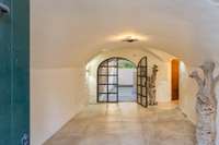 living - Casa rural de 355m² en venta en Baix Empordà, Girona - gallery thumbnail - 6