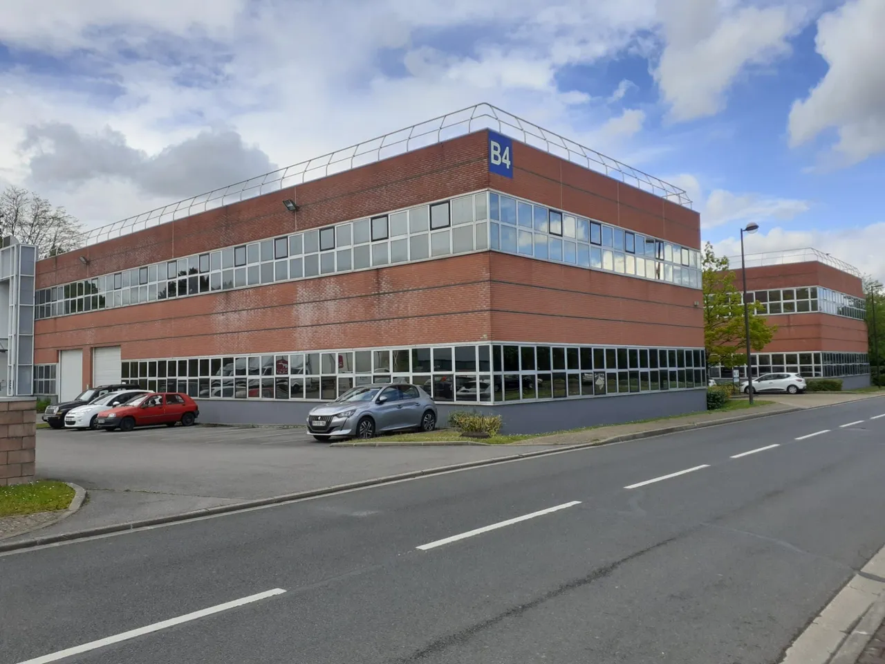 logistics - Light Industrial Premises / Offices For Rent - gallery - 7