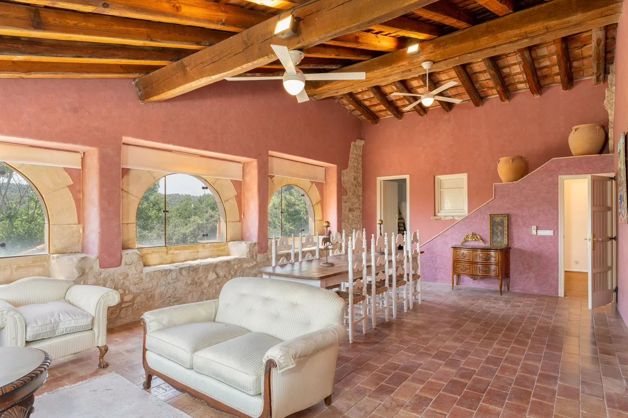 living - Casa rural de 876m² en venta en Alt Empordà, Girona - gallery - 5
