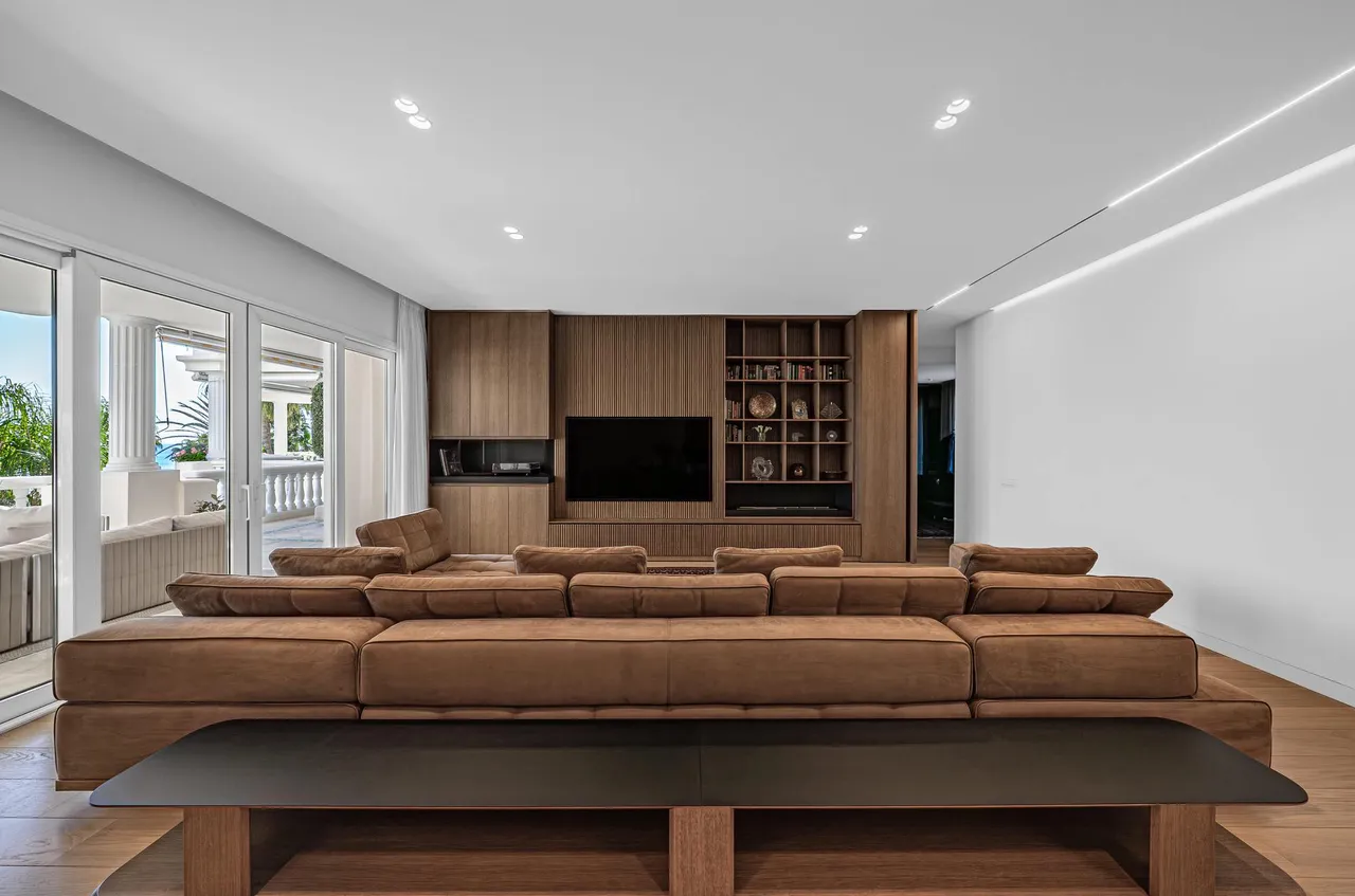 living - 225m² apartment with 71m² terrace for sale in New Golden Mile - gallery - 4