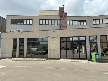 logistics - Local d’activités À Louer - featured