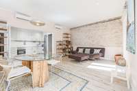 living - Piso de 87m² en alquiler en Gótico, Barcelona - gallery thumbnail - 3