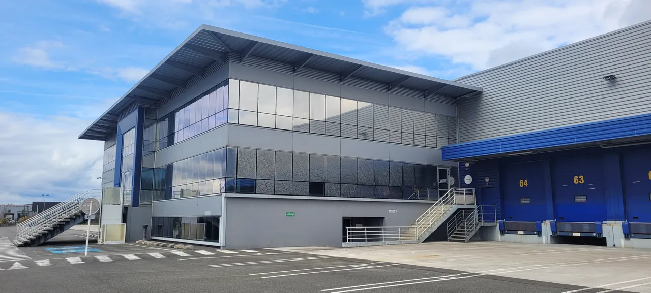 logistics - Courier Warehouse For Rent - gallery - 5