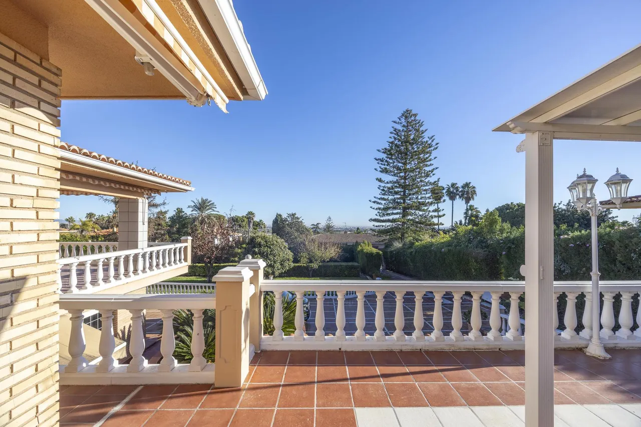 living - 325m² house / villa with 1,050m² garden for sale in Valencia Region - gallery - 10