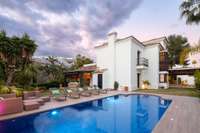 living - Casa / villa de 373m² con 122m² terraza en venta en Quinta - gallery thumbnail - 2
