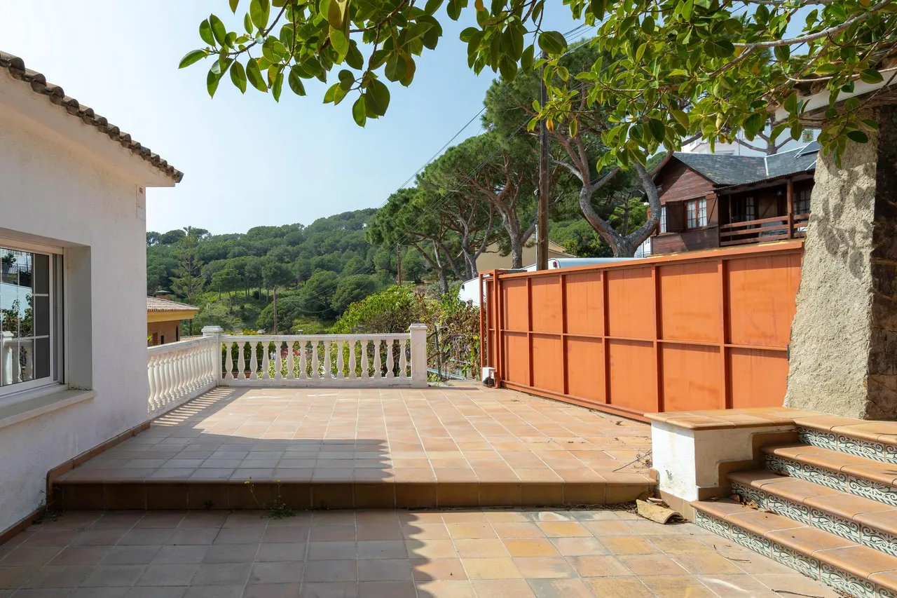 living - 495m² house / villa for sale in Premià de Dalt, Barcelona - gallery - 4