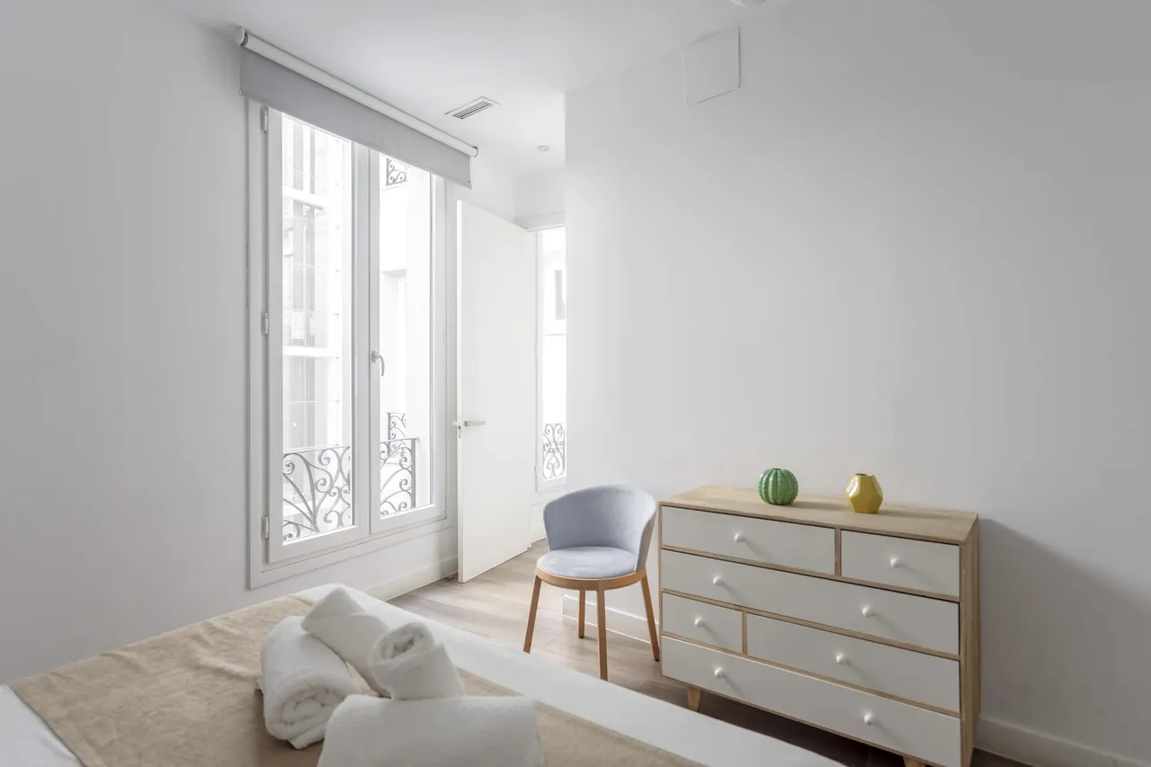living - Piso de 55m² en alquiler en Sol, Madrid - gallery - 6