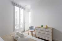 living - Piso de 55m² en alquiler en Sol, Madrid - gallery thumbnail - 6