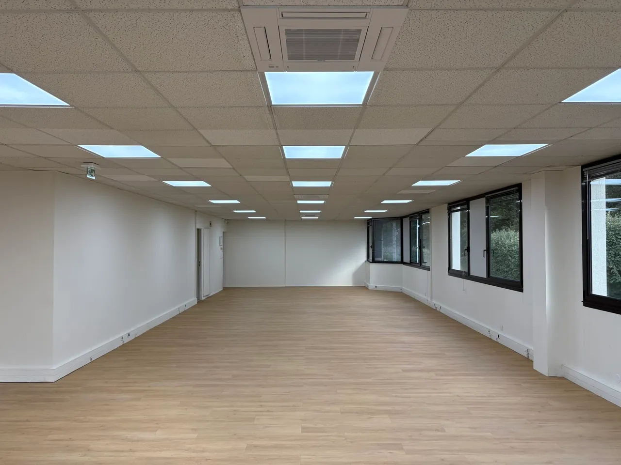 logistics - Light Industrial Premises / Offices For Rent - gallery - 7