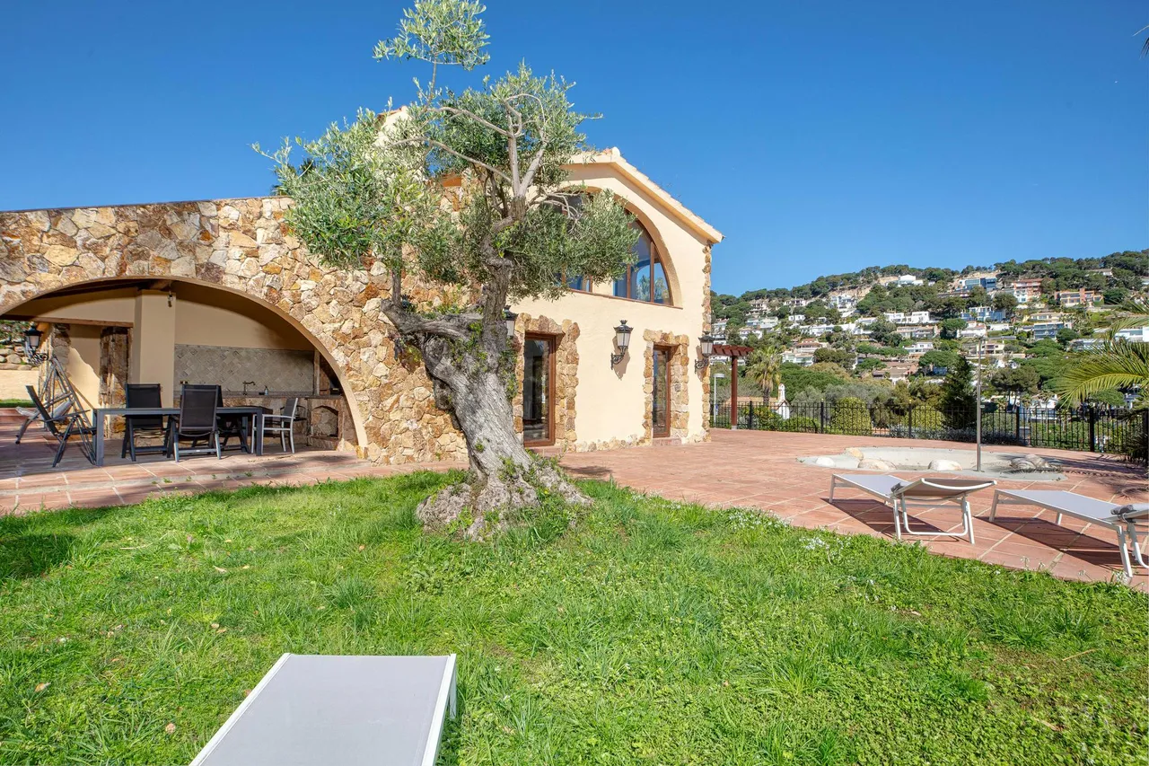 living - 408m² house / villa for sale in Blanes, Costa Brava - gallery - 10