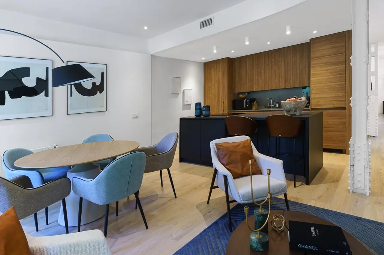 living - 160m² apartment for rent in Goya, Madrid - gallery - 10