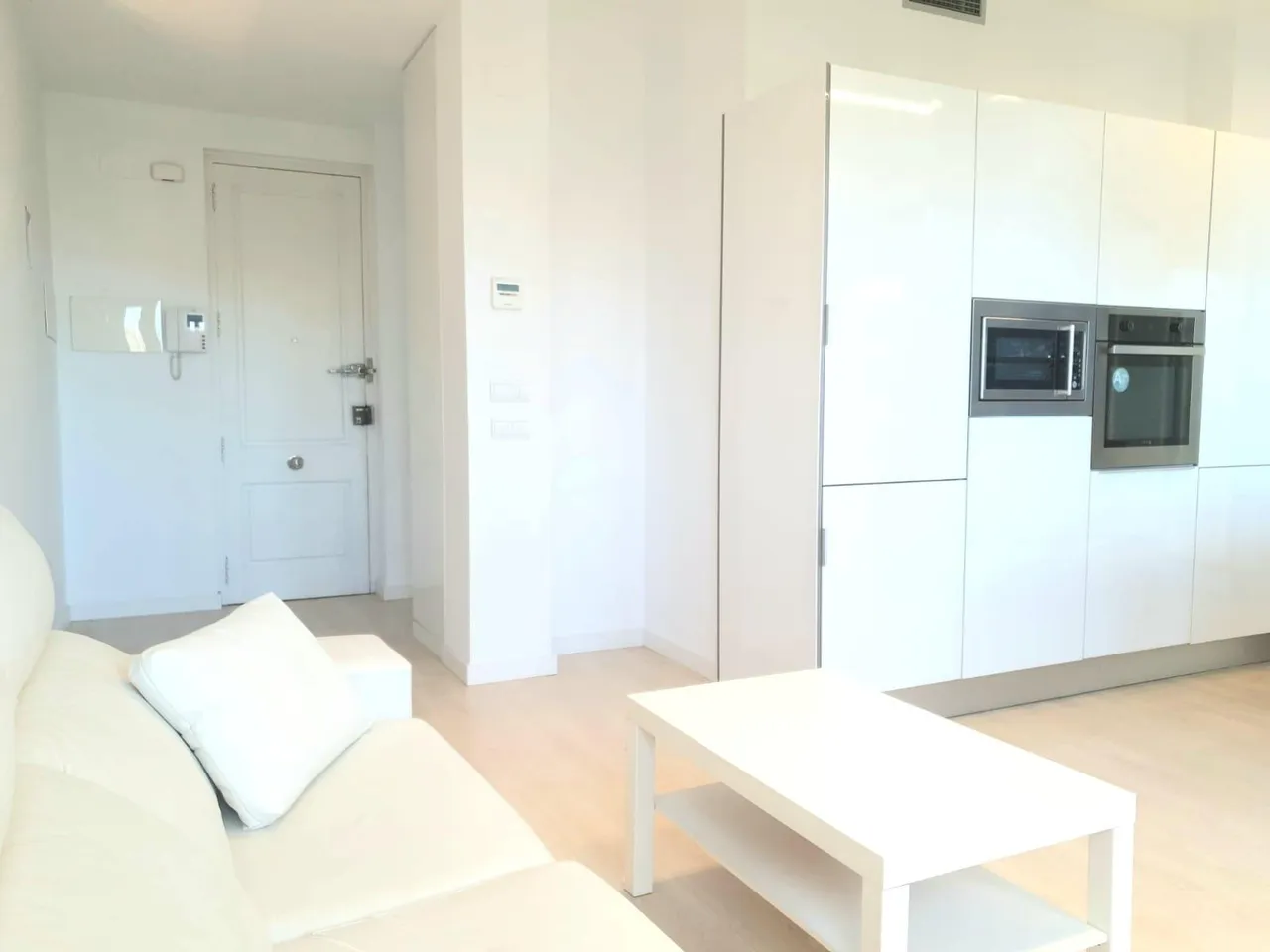 living - 85m² apartment for sale in Gran Vía, Valencia - gallery - 2