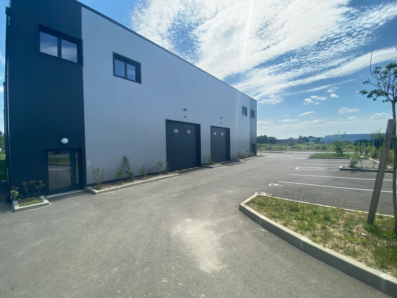 logistics - Light Industrial Premises / Offices For Rent - gallery - 6