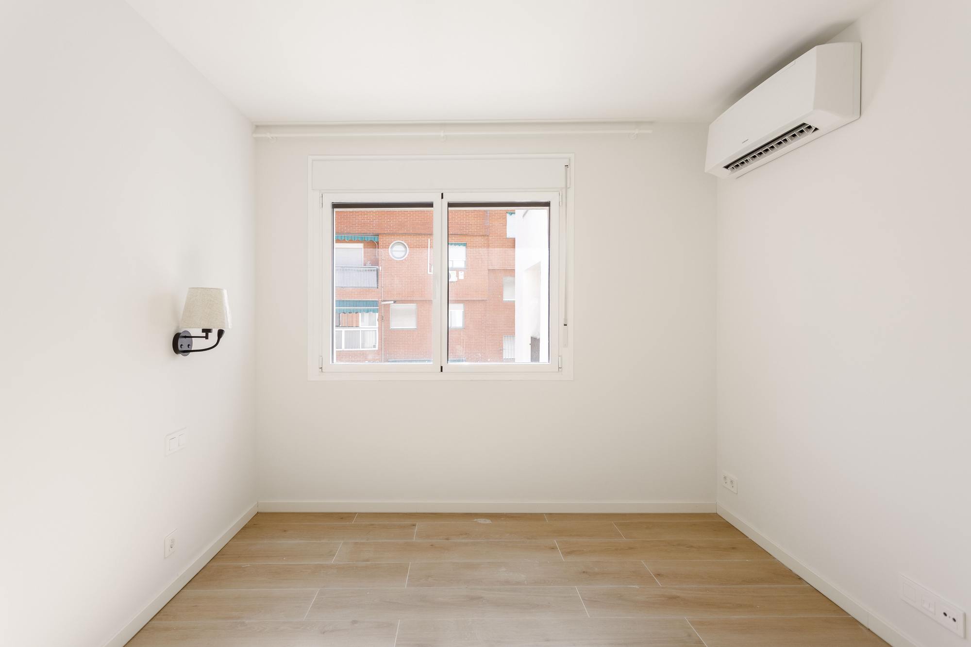living - 65m² apartment for rent in Ventilla - Almenara, Madrid - gallery thumbnail - 9