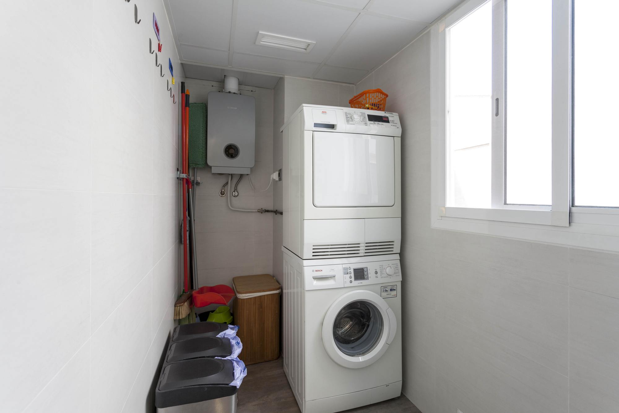 living - 259m² apartment for rent in Extramurs, Valencia - gallery thumbnail - 9