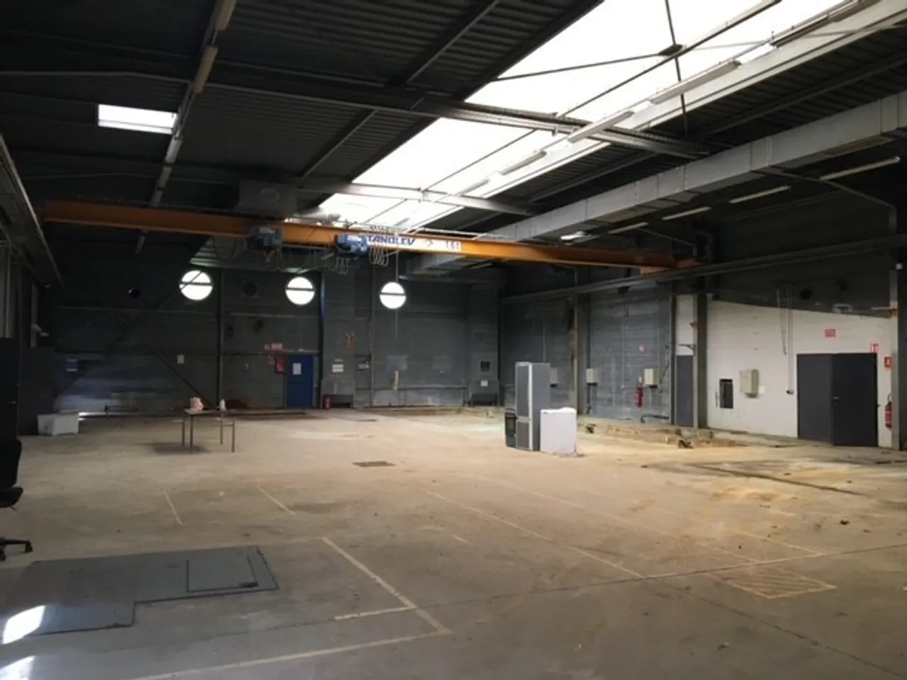 logistics - Light Industrial Premises / Offices For Sale - gallery - 2