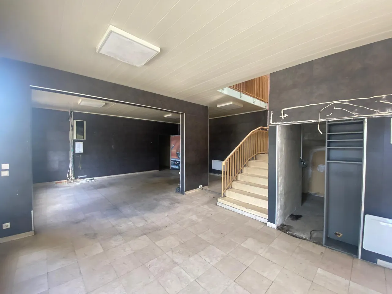 logistics - Warehouse / Offices For Rent - gallery - 6