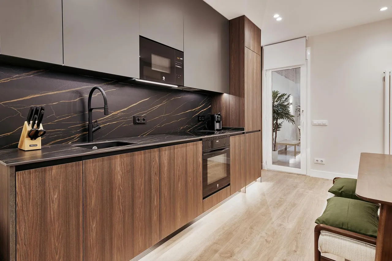 living - Piso de 71m² con 10m² terraza en venta en Almagro, Madrid - gallery - 8