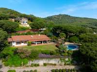 living - 698m² house / villa for sale in Cabrera de Mar, Barcelona - gallery thumbnail - 1
