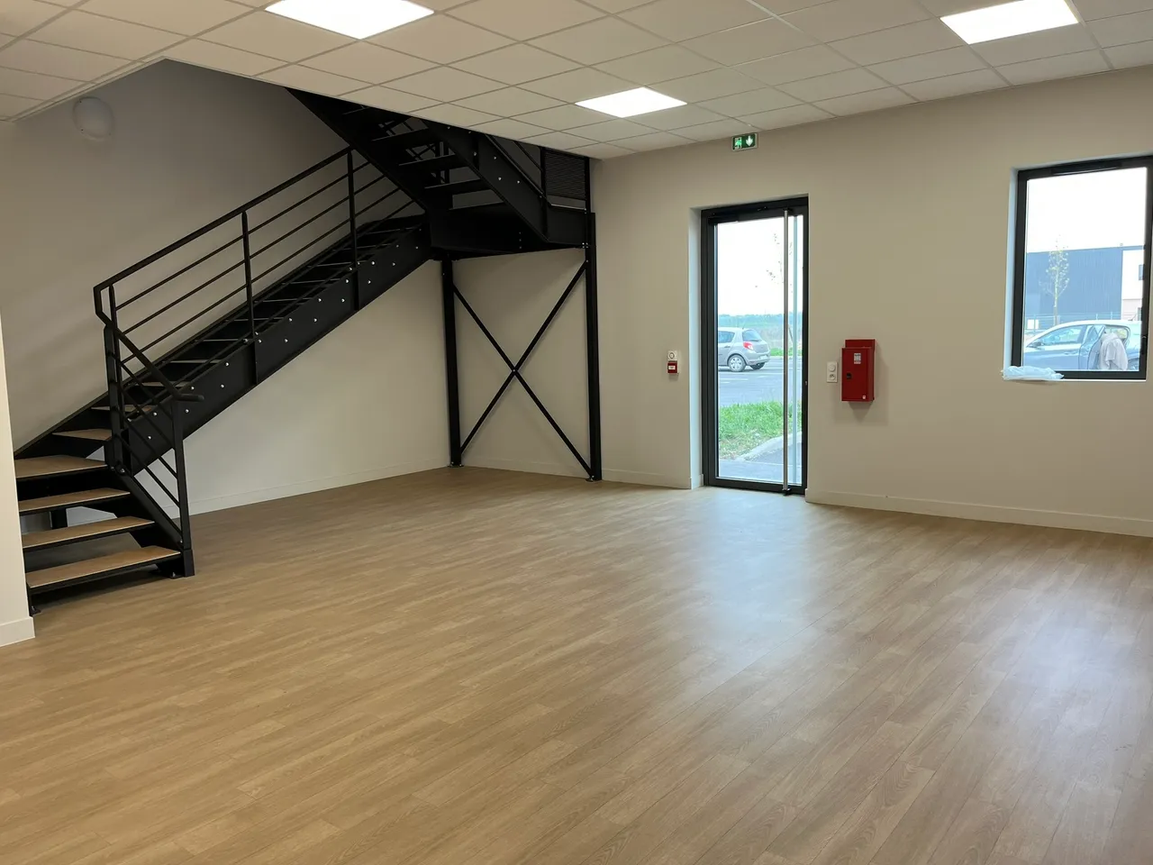 logistics - Activity Facility For Sale - gallery - 5