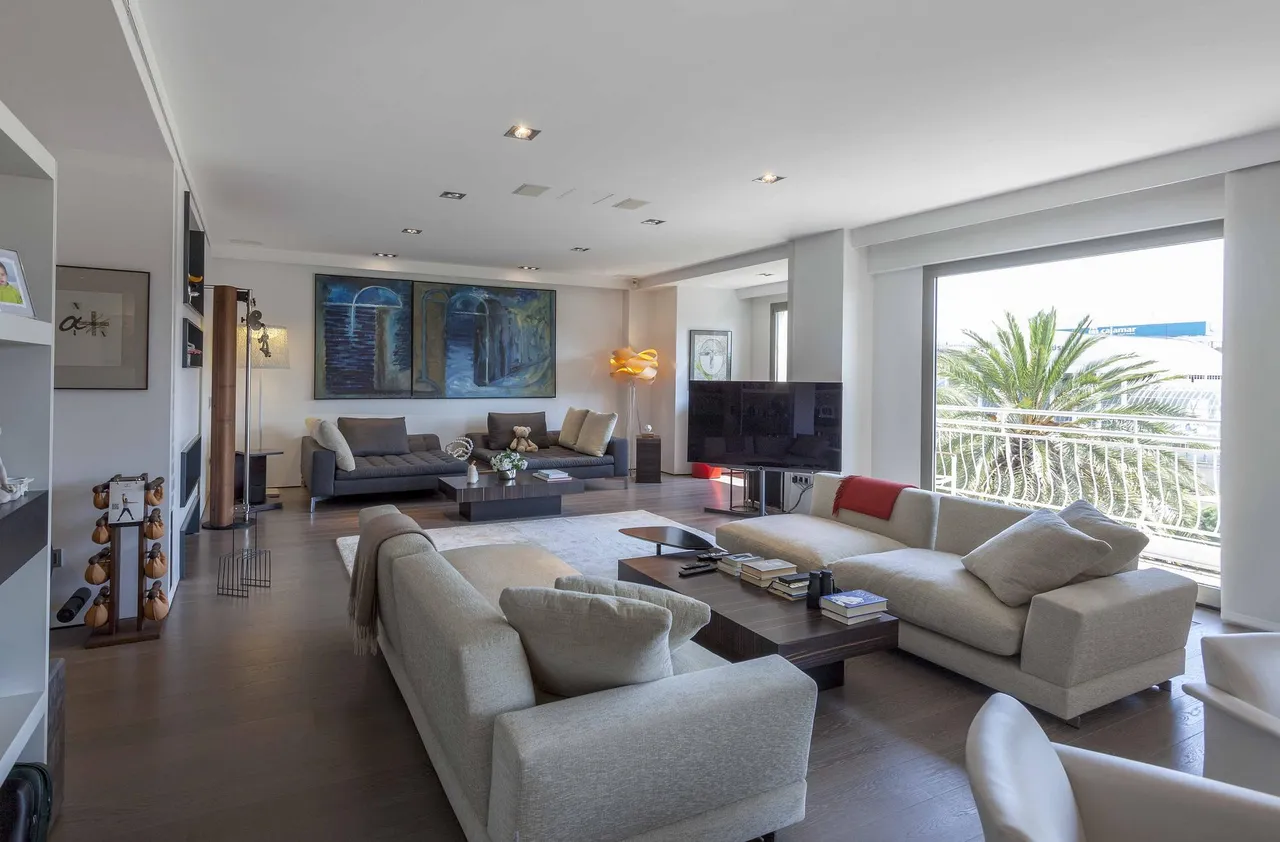 living - 298m² apartment for sale in Gran Vía, Valencia - gallery - 4