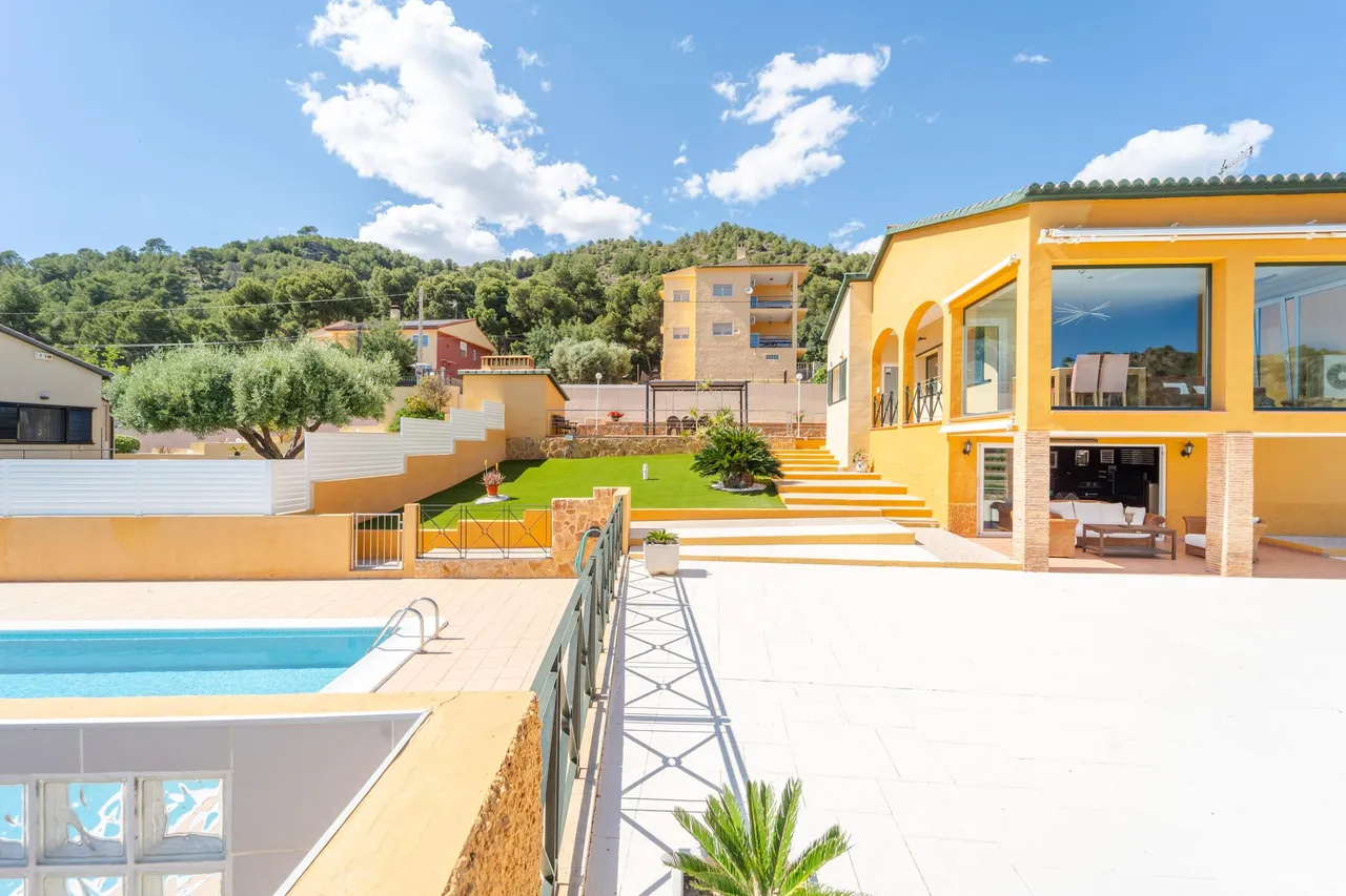 living - 285m² masia for sale in Playa Sagunto, Valencia - gallery - 3