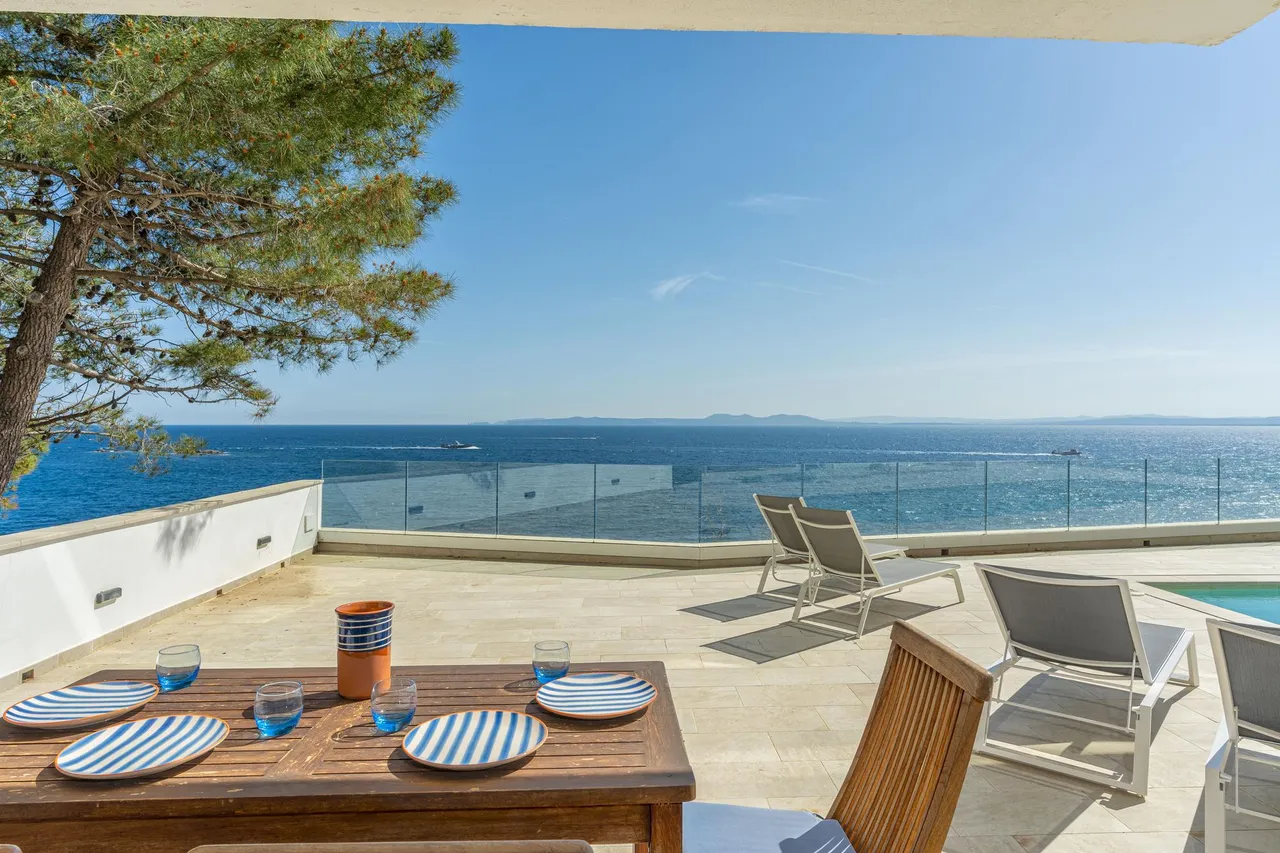 living - 233m² house / villa for sale in Bay of Roses, Costa Brava - gallery - 2