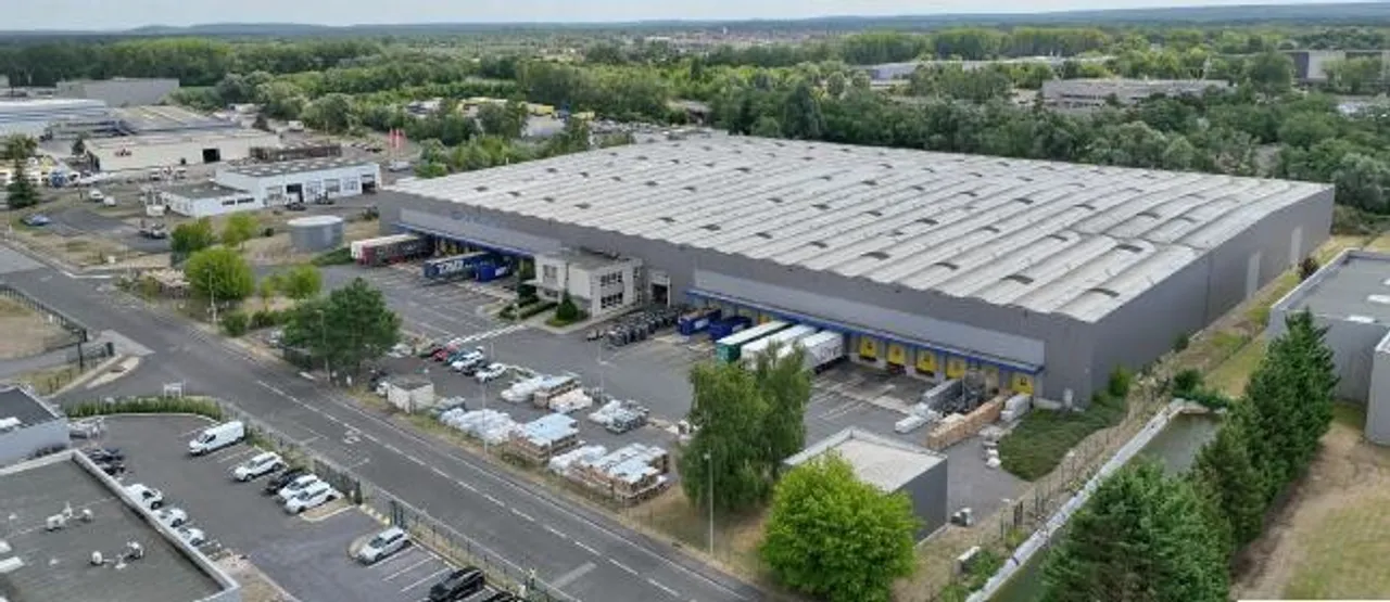 logistics - Logistics Warehouse For Rent - gallery - 5