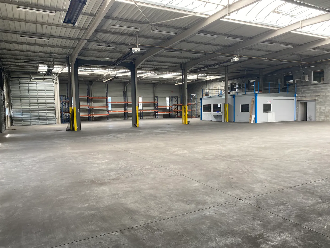 logistics - Light Industrial Premises / Offices For Rent - gallery - 8